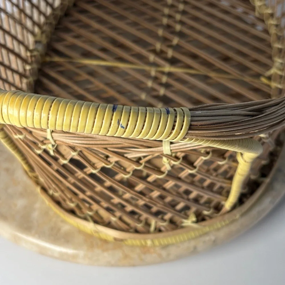 Vintage‎ Wicker Rattan Bread Basket Medium Brown Yellow Boho Lattice Weave